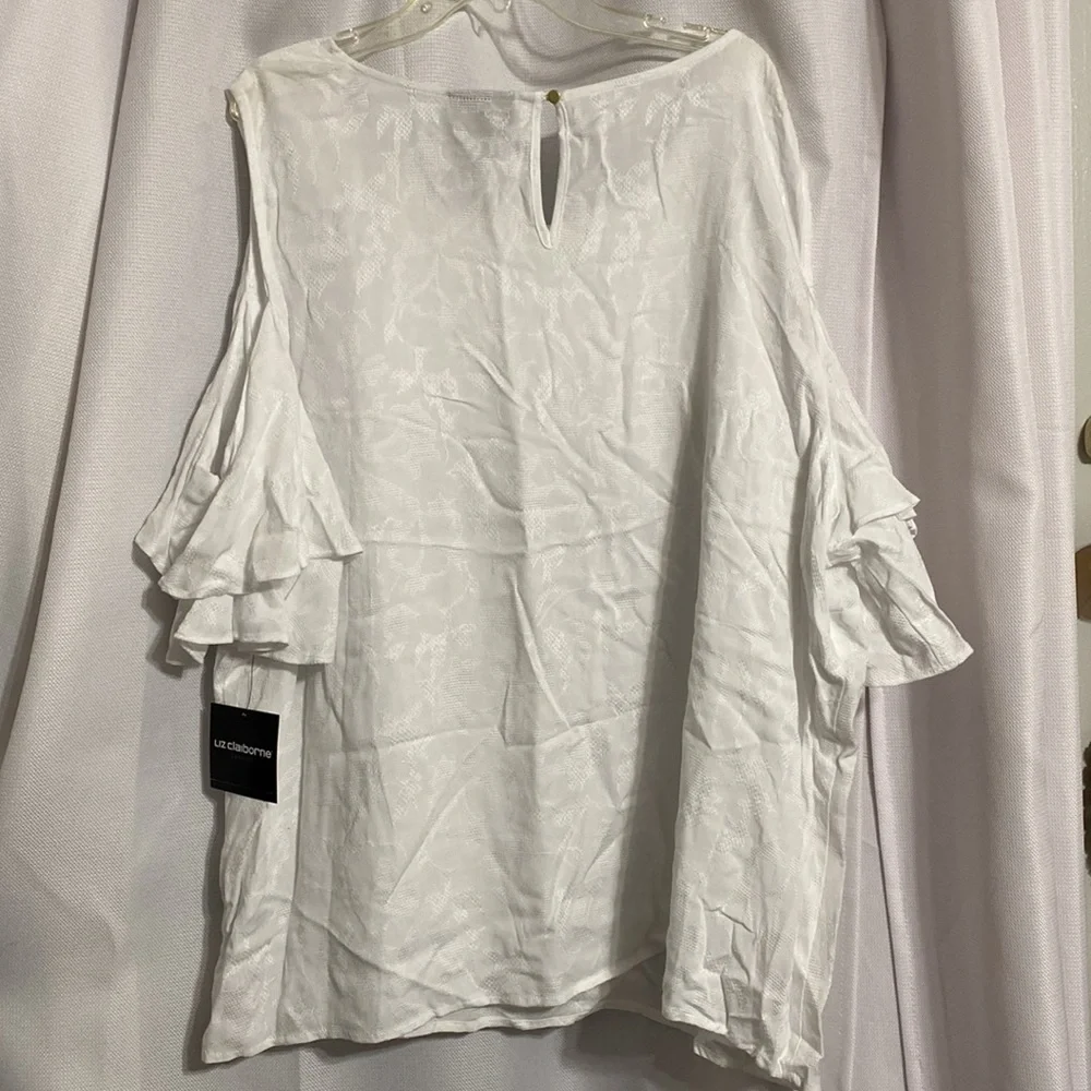 NWT Liz Claiborne White Cut out shoulder Blouse Size XXL - Picture 6 of 6